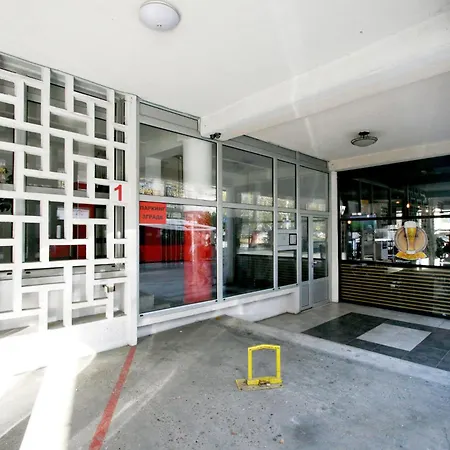 Premijer 1 * Βελιγράδι